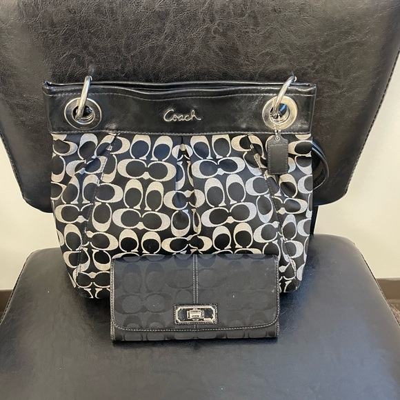 Coach Black and Grey Shoulder Bag - Picture 1 of 4